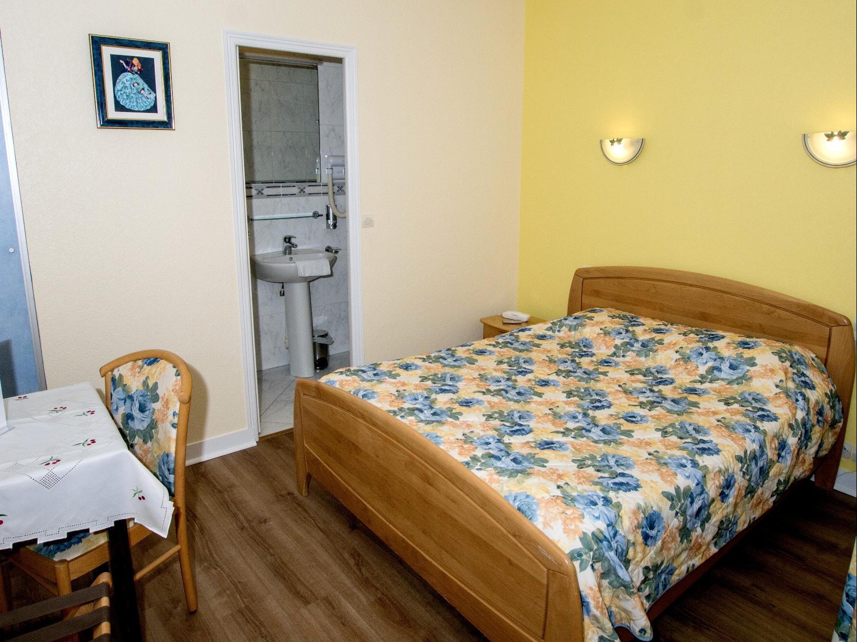 Hotel Le Plat D'Etain Brou ภายนอก รูปภาพ