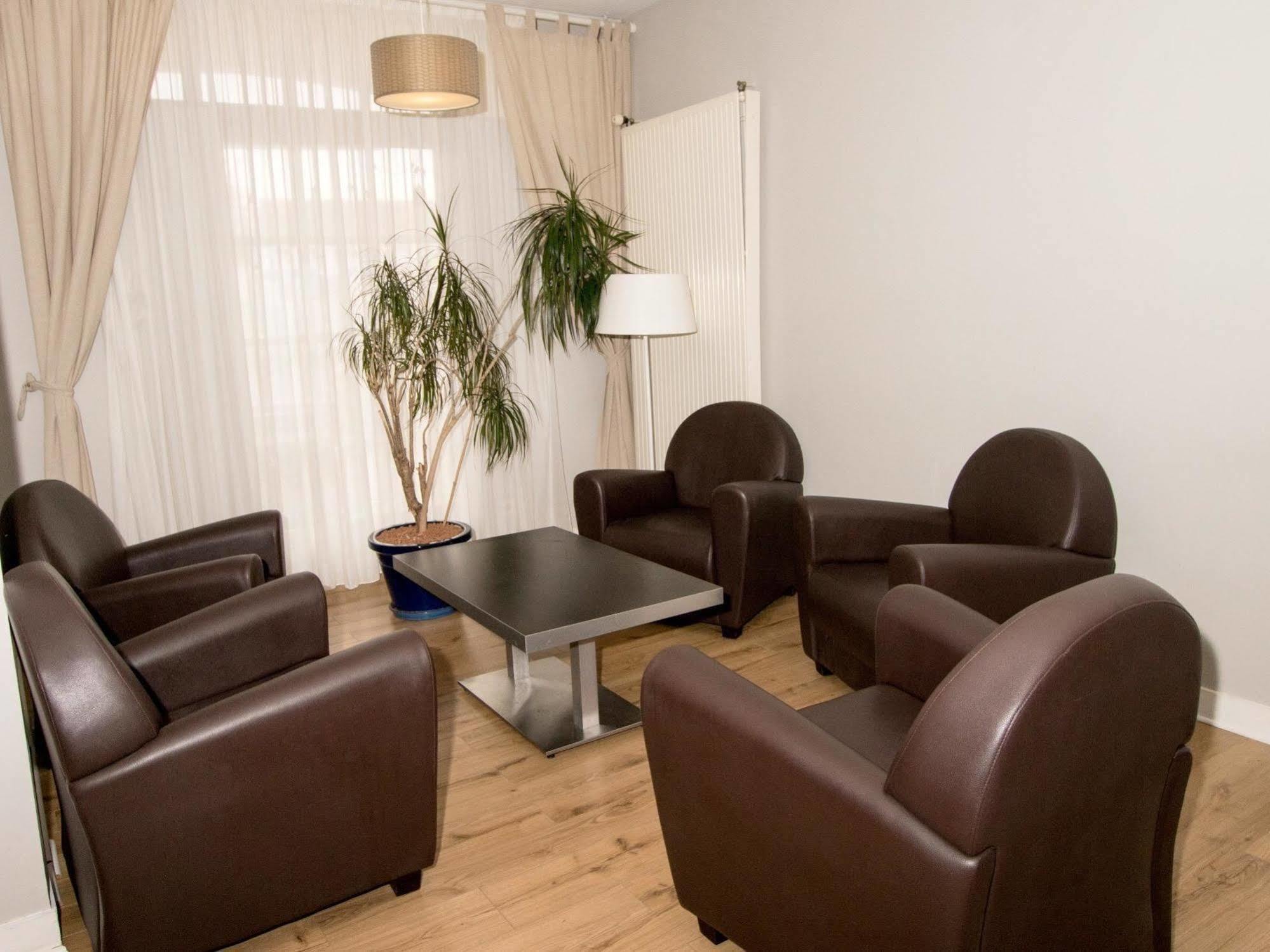 Hotel Le Plat D'Etain Brou ภายนอก รูปภาพ